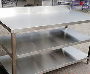 BÀN INOX 3 TẦNG MẶT CÓ GỜ